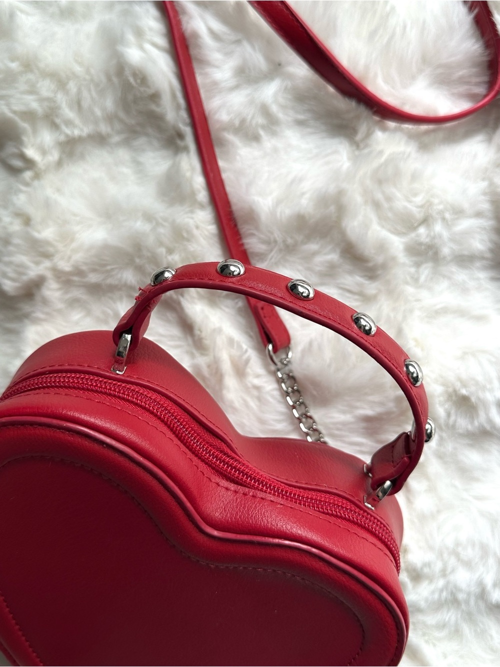 NWOT Doll’s Punk Red Heart Stylish Essential Bag - Women's Fashion Handbag - Picture 2 of 3